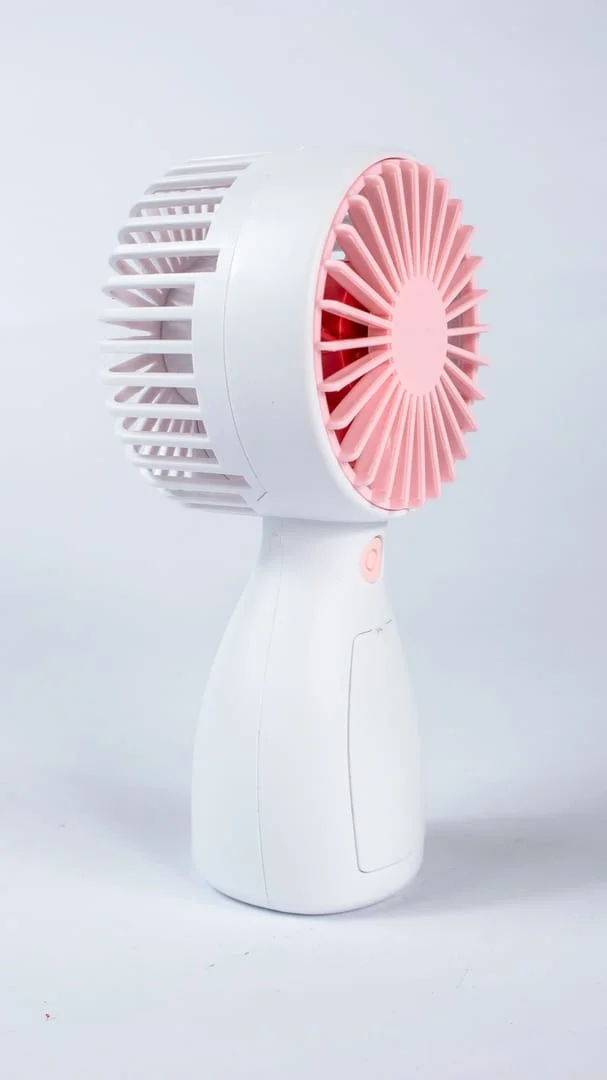 把产品塞进烟雾特效里！！遮挡关系真实才高级 修图前
